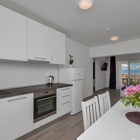 Apartmani Daniela Podgora Zewnętrze zdjęcie