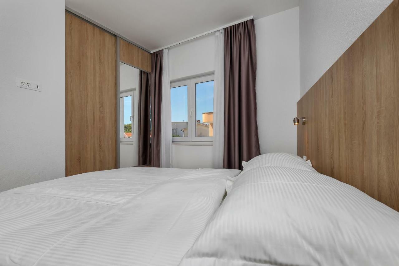 Apartmani Daniela Podgora Zewnętrze zdjęcie