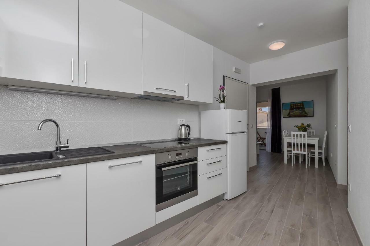 Apartmani Daniela Podgora Zewnętrze zdjęcie
