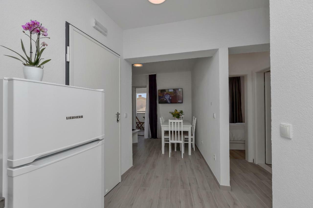 Apartmani Daniela Podgora Zewnętrze zdjęcie